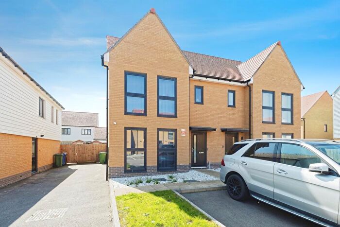 3 Bedroom Semi-Detached House For Sale In Brickearth Mews, Faversham, ME13