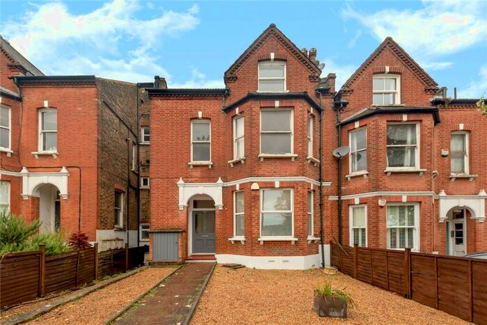 2 Bedroom Apartment To Rent In Knights Hill, London, SE27