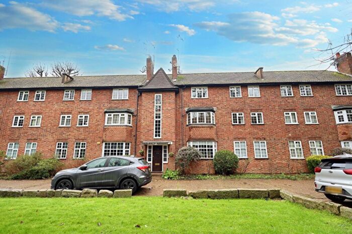 2 Bedroom Apartment For Sale In Flat Derby Lodge, East End Road, London, N3