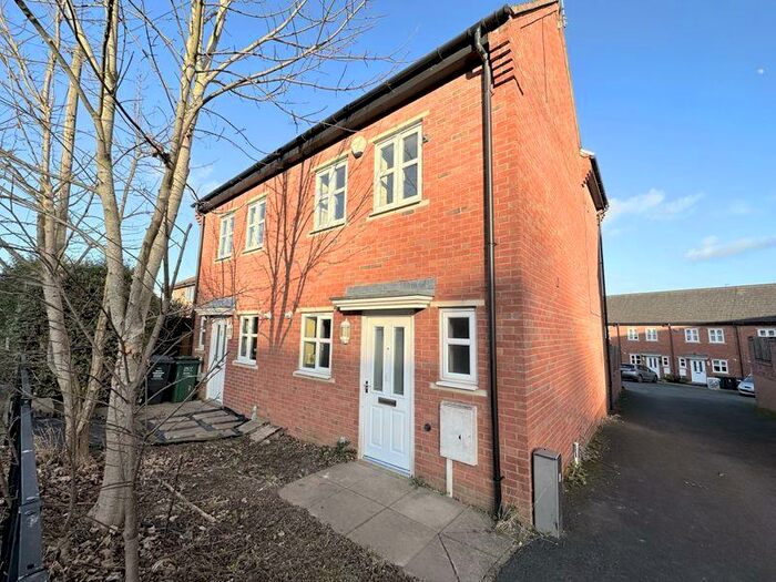 3 Bedroom Semi-Detached House To Rent In South Lodge Mews, Swadlincote, DE11