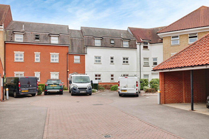 2 Bedroom Flat To Rent In Tallow Gate, Chelmsford, CM3