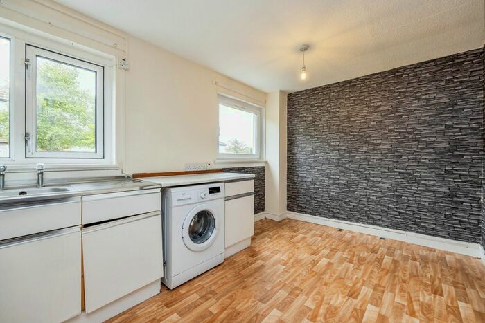 2 Bedroom Flat For Sale In Hobart Street, Livingston, West Lothian, EH54