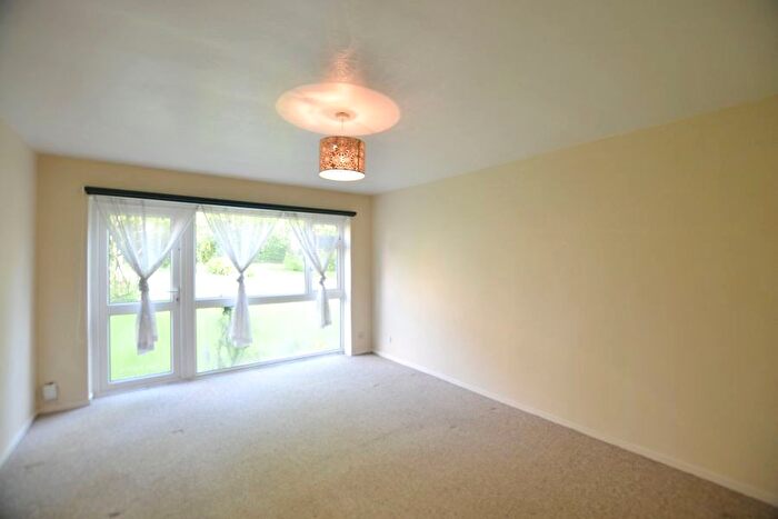 2 Bedroom Flat To Rent In The Cloisters, Frimley, Camberley, GU16