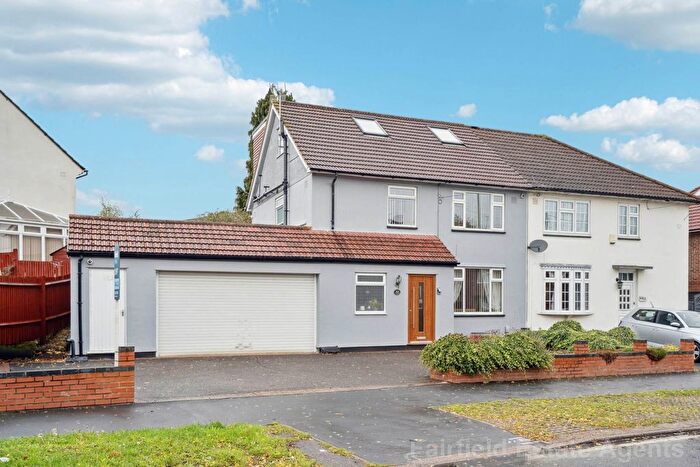 4 Bedroom Semi Detached House For Sale In Prestwick Road, South Oxhey, WD19