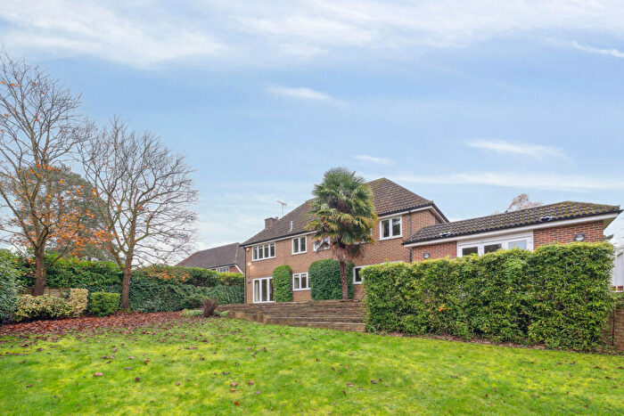 4 Bedroom Detached House To Rent In Brackenhill, Cobham, KT11