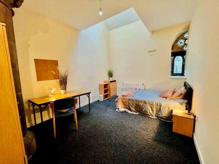 6 Bedroom Flat To Rent In Hanover Street, S3