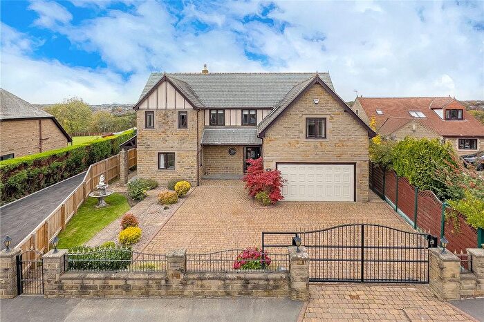 5 Bedroom Detached House For Sale In The Nook, Tingley, Wakefield, West Yorkshire, WF3