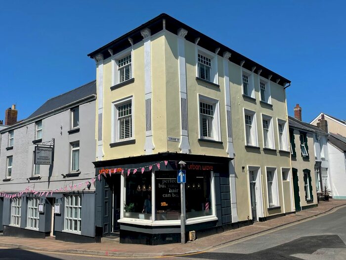 2 Bedroom Flat To Rent In Cross Street, Northam, EX39