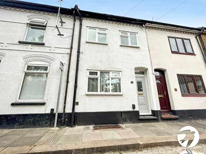 3 Bedroom Terraced House To Rent In Glanville Road, Rochester, Kent, ME2