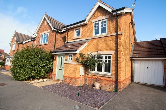 3 Bedroom Link Detached House To Rent In Sigersen Road, Swindon, SN25