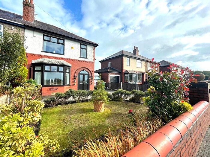 3 Bedroom Semi-Detached House For Sale In Plodder Lane, Farnworth, Bolton, BL4