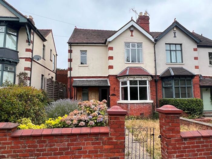 3 Bedroom Semi-Detached House For Sale In Junction Road, Stourbridge, DY8