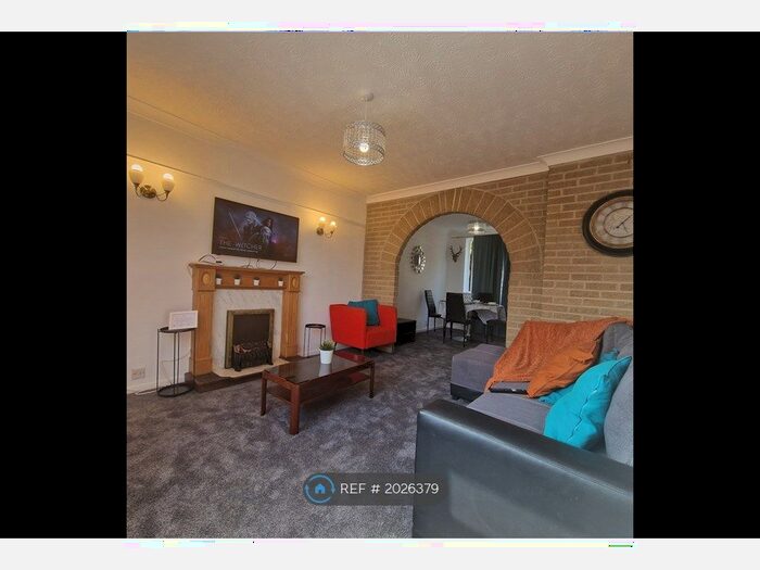 3 Bedroom Flat To Rent In New Road, Rotherham, S61