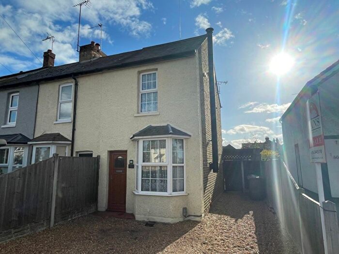 2 Bedroom Cottage For Sale In Woodthorpe Road, Ashford, TW15