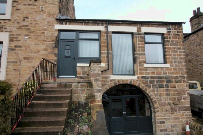 2 Bedroom Flat To Rent In Nelson Street, Birstall, Batley, WF17