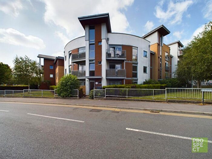 2 Bedroom Apartment To Rent In Kelvin Gate, Bracknell, Berkshire, RG12