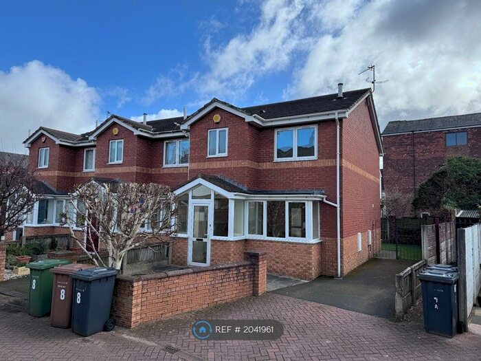 3 Bedroom Semi-Detached House To Rent In Grove Terrace, Southport, PR8