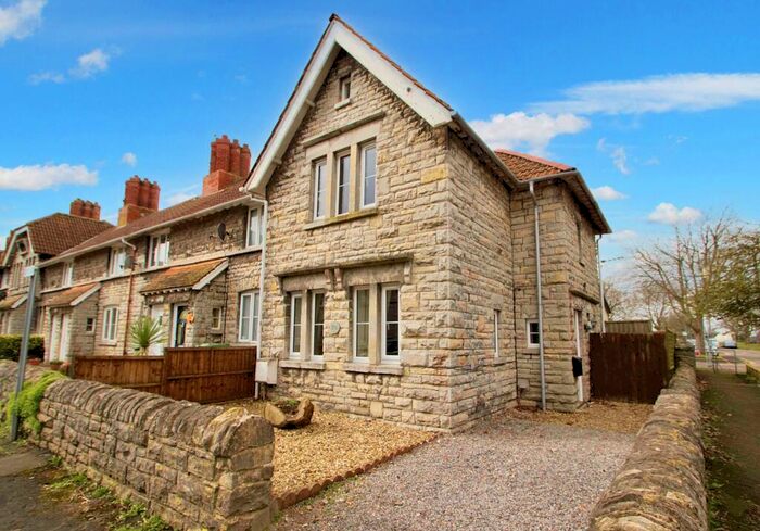 2 Bedroom House To Rent In Brutasche Terrace, Street, Somerset, BA16