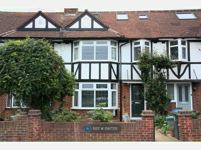 4 Bedroom Terraced House To Rent In Latchmere Lane, Kingston Upon Thames, KT2