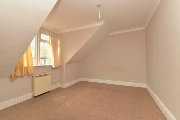 2 Bedroom Apartment For Sale In Station Road, New Milton, Hampshire, BH25