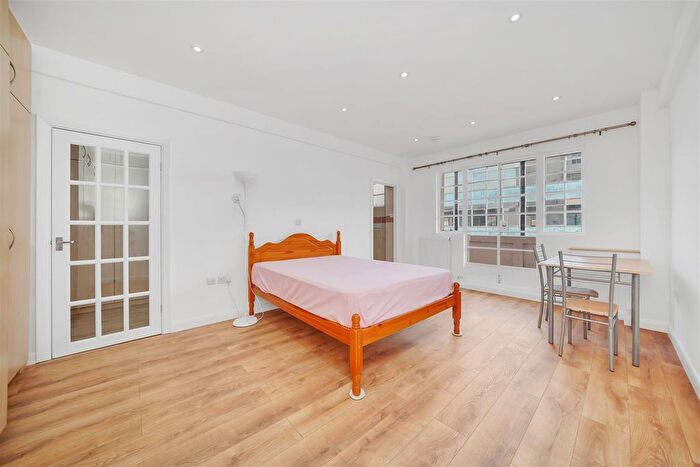 Studio To Rent In Palace Gardens Terrace, London, W8