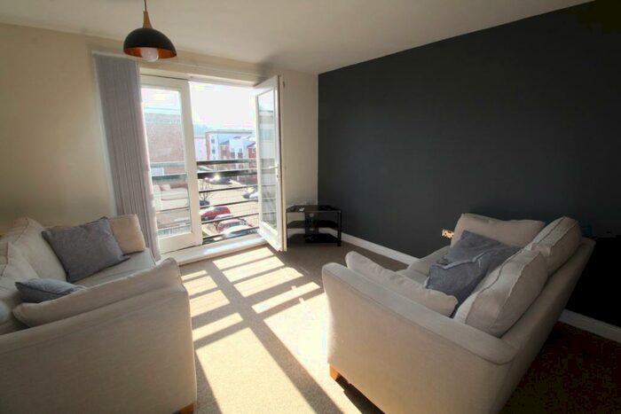 2 Bedroom Flat To Rent In Isham Place, Ipswich, Suffolk, IP3