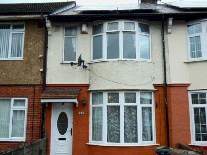 2 Bedroom Terraced House To Rent In St Monica`S Avenue, Luton, LU3