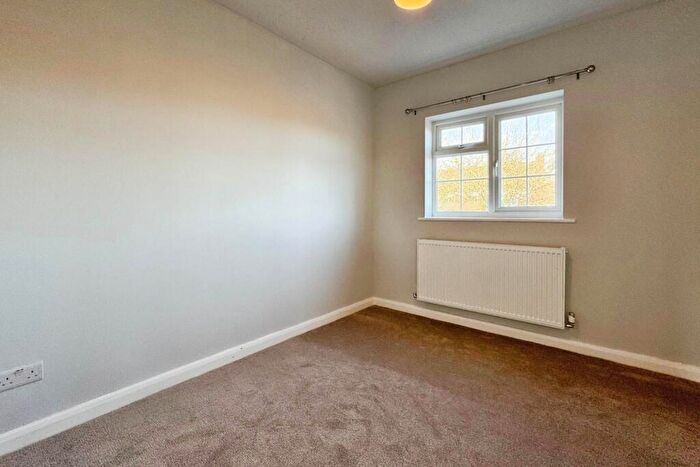 4 Bedroom Link Detached House To Rent In Bedfordshire Way, Wokingham, RG41
