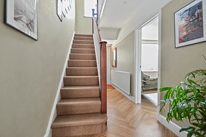 5 Bedroom Detached House For Sale In Broadstone, BH18 - Photo 7