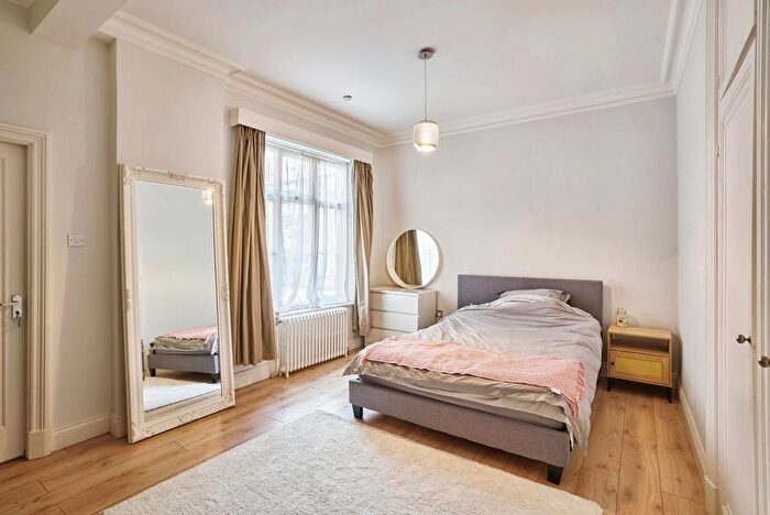 Studio To Rent In Hallam Street, Mayfair, W1W