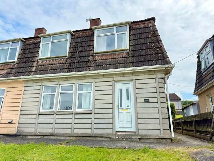 3 Bedroom Semi-Detached House For Sale In Queens Park, Wadebridge, PL27