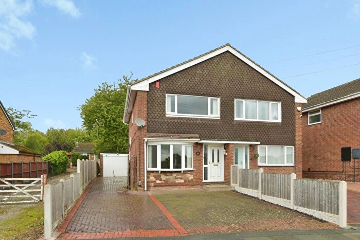 3 Bedroom Semi Detached House For Sale In Fenpark Road, Stoke-on-Trent, Staffordshire, ST4