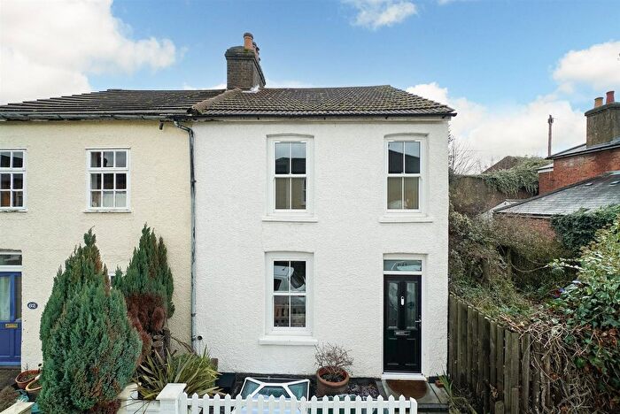 3 Bedroom Semi Detached House For Sale In Alexandra Road, St. Albans, AL1