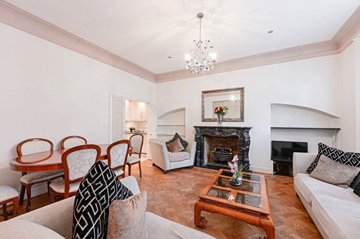 3 Bedroom Flat For Sale In Queens Gate, Knightsbridge, London, SW7