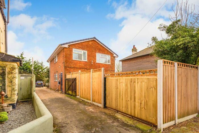 2 Bedroom Flat To Rent In Lyminster Road, BN17