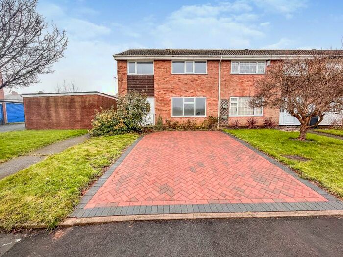 4 Bedroom End Of Terrace House To Rent In Moat Drive, Halesowen, B62