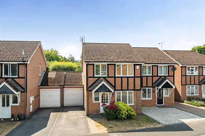 3 Bedroom Semi-Detached House For Sale In Waverley Way, Finchampstead, Berkshire, RG40