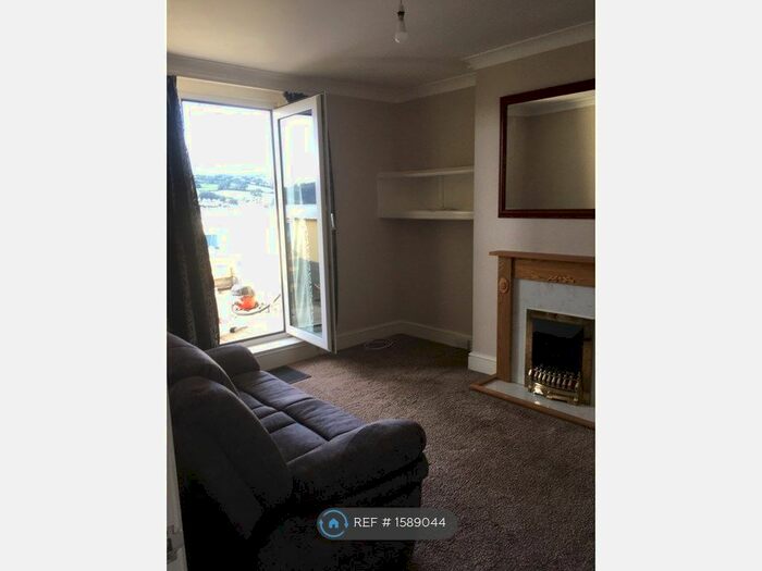 1 Bedroom Flat To Rent In Bitton Avenue, Teignmouth, TQ14