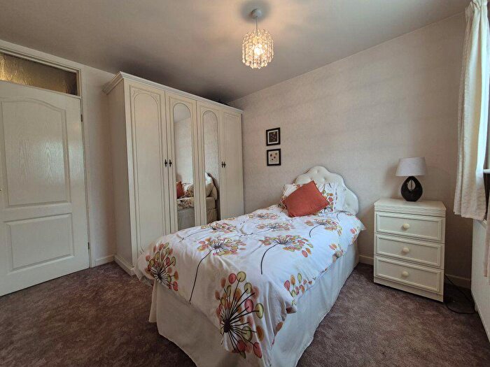 1 Bedroom Flat To Rent In Dubarry Avenue, Kingswinford, DY6