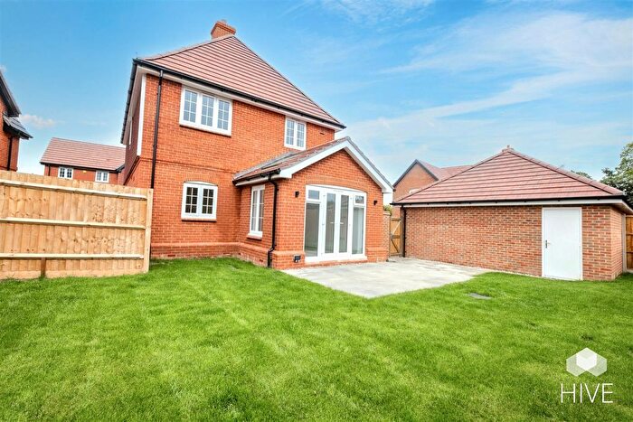 4 Bedroom Detached House For Sale In Station Road, Fordingbridge, SP6