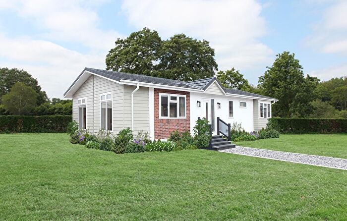 2 Bedroom Mobile/park Home For Sale In Merry Hill Country Park, Honingham, Norwich, NR9
