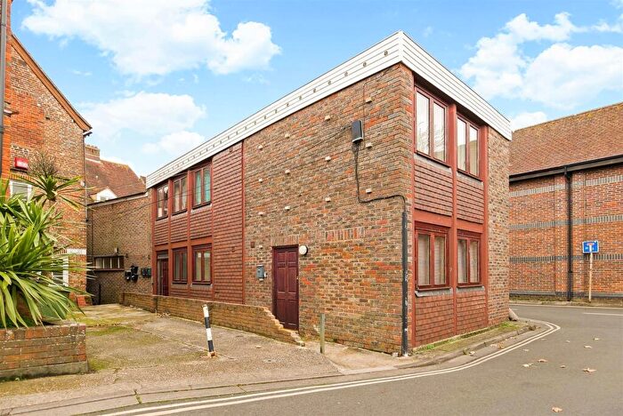 1 Bedroom Flat To Rent In Cooper Street, Chichester, PO19