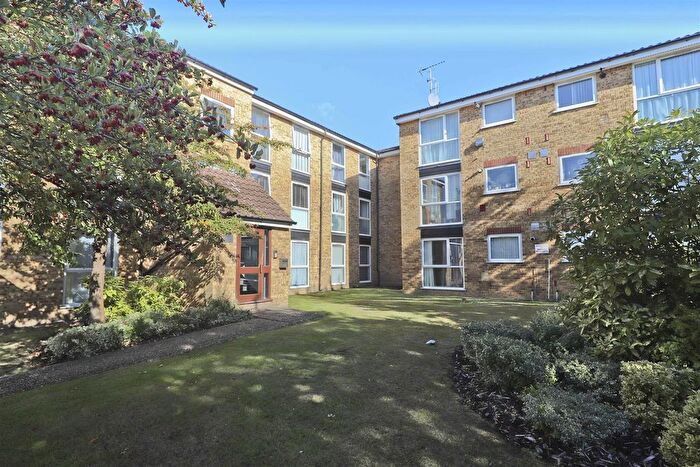 2 Bedroom Flat For Sale In Melville Close, Ickenham, UB10