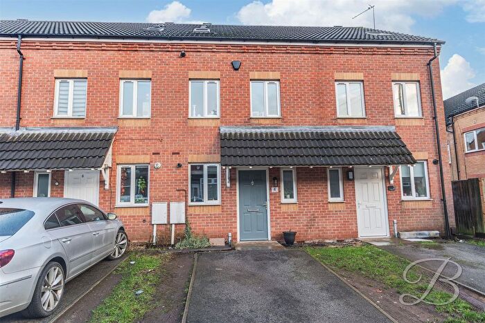 3 Bedroom Town House For Sale In Walton Street, Sutton-In-Ashfield, NG17