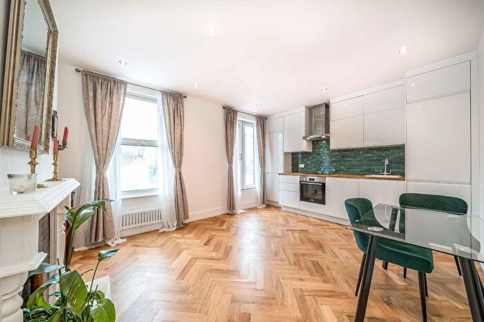 1 Bedroom Flat To Rent In Wandsworth Road, South Lambeth, SW8