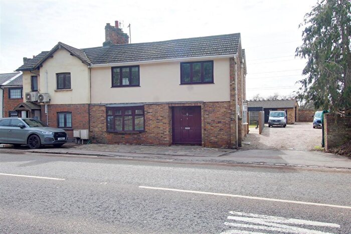 4 Bedroom End Terrace House For Sale In Great North Road, Welham Green, North Mymms, Hatfield, AL9