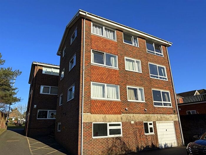 2 Bedroom Flat For Sale In North Street, Hailsham, BN27