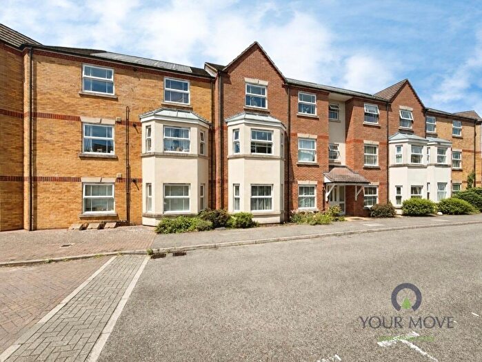 2 Bedroom Flat For Sale In Hawkes Way, Maidstone, Kent, ME15