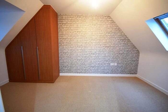 1 Bedroom Flat To Rent In Coach House With Parking & Garage - Ironwood Avenue, Desborough, NN14