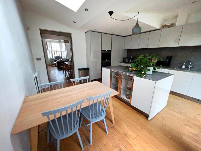 2 Bedroom End Of Terrace House To Rent In Battledean Road, N5